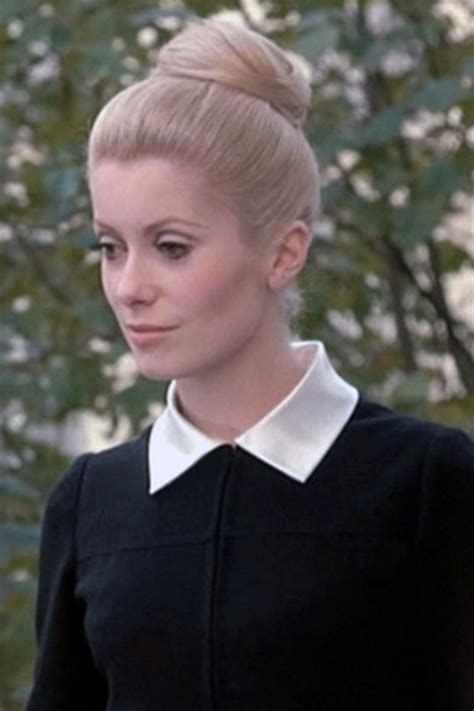 La petite robe noire de Catherine Deneuve dans 